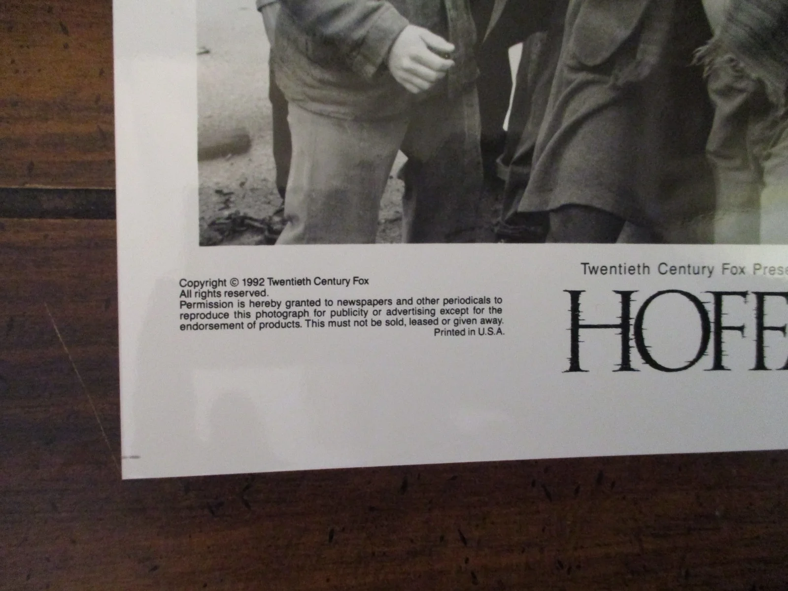 Danny DeVito/Bobby Ciaro ("HOFFA") 1992 8 x 10 Glossy Black/White Press Photo, image 3