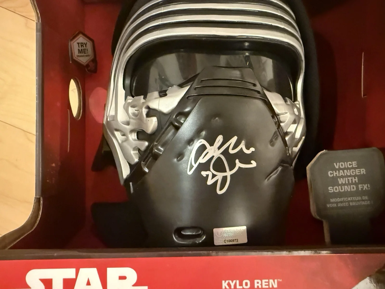 adam driver — Star Wars Kylo Ren Mask Signed By Adam Driver -Beckett ￼, изображение 2