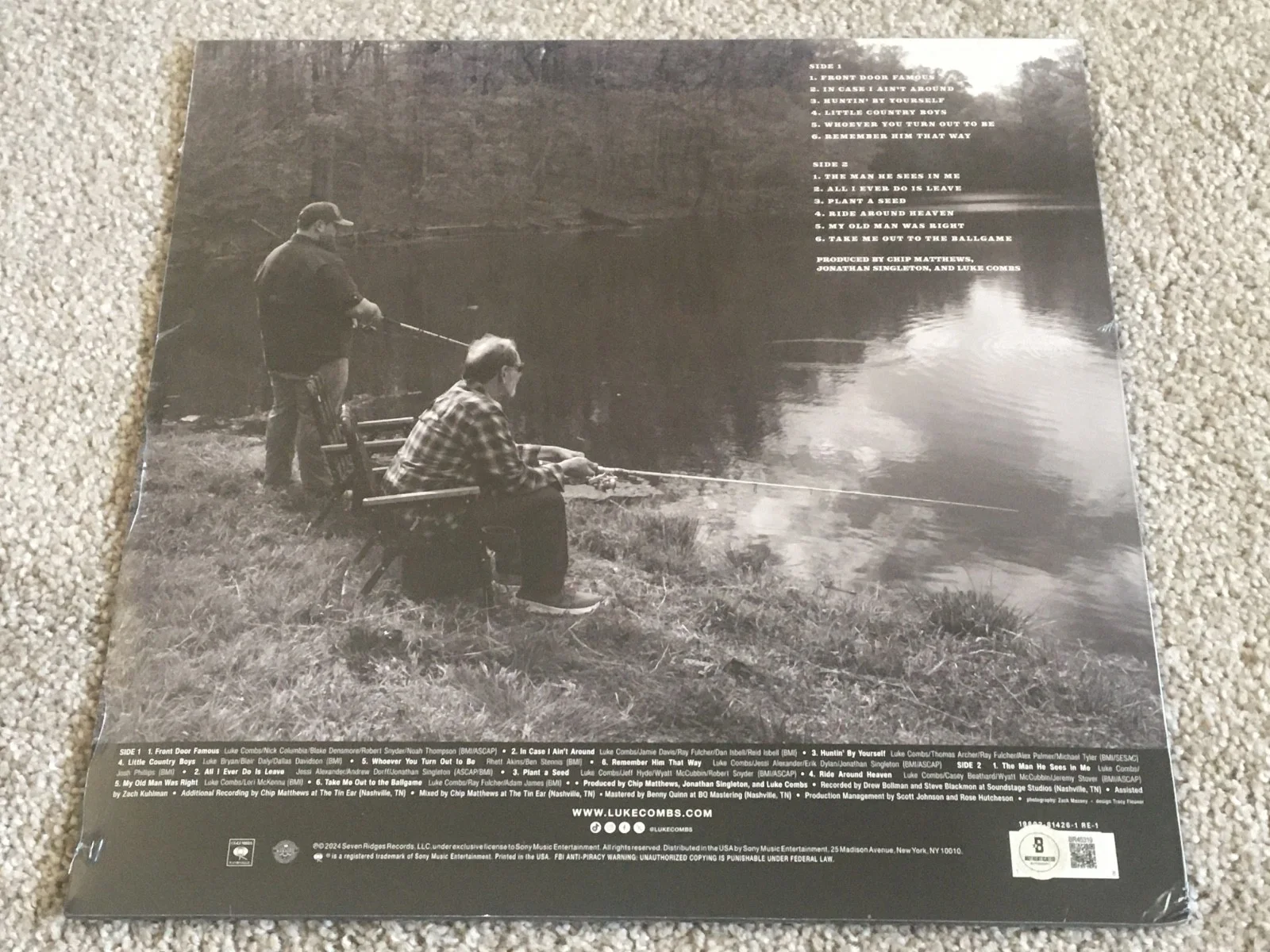Luke Combs Fathers & Sons Signed Vinyl Record BECKETT BAS COA NICE AUTOGRAPH, image 3