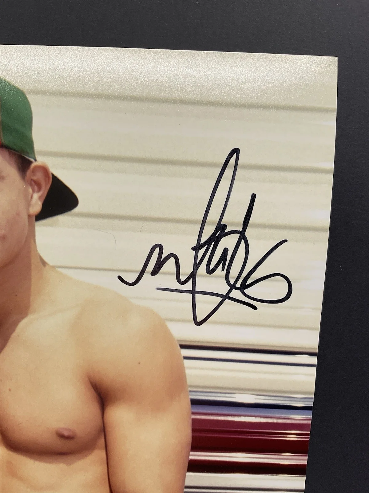 Mark Wahlberg — Mark Wahlberg signed photo Marky Mark signed 8x10 ACOA Funky Bunch autographed, изображение 2