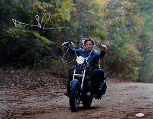 Norman Reedus Autographed Walking Dead 16x20 Motorcycle Photo *L- JSA Auth, изображение 3