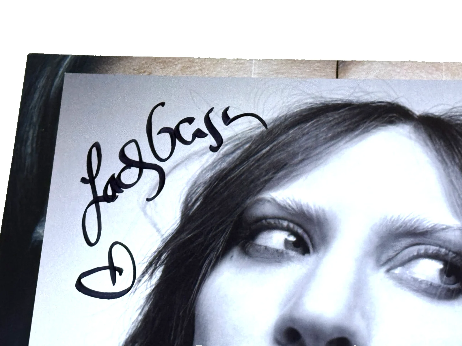LADY GAGA SIGNED MAYHEM ALTERNATE RECORD COVER ALBUM FLAT AUTOGRAPH COA, изображение 2