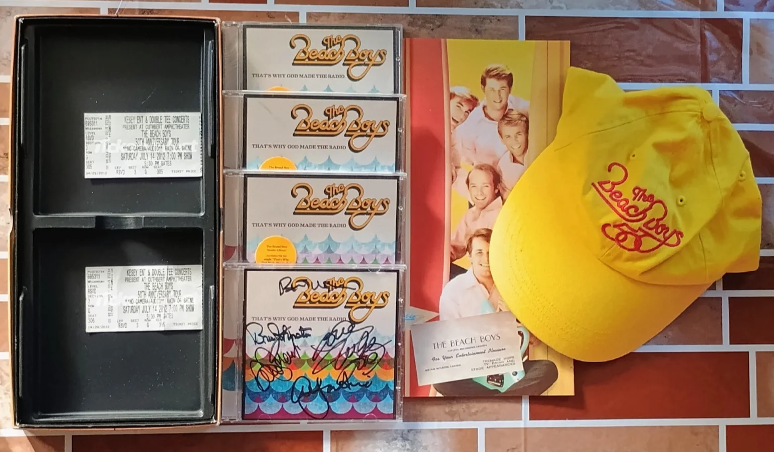The Beach Boys Band Signed Cd X4 Boxed Set That's Why God Made The Radio 2012, изображение 2