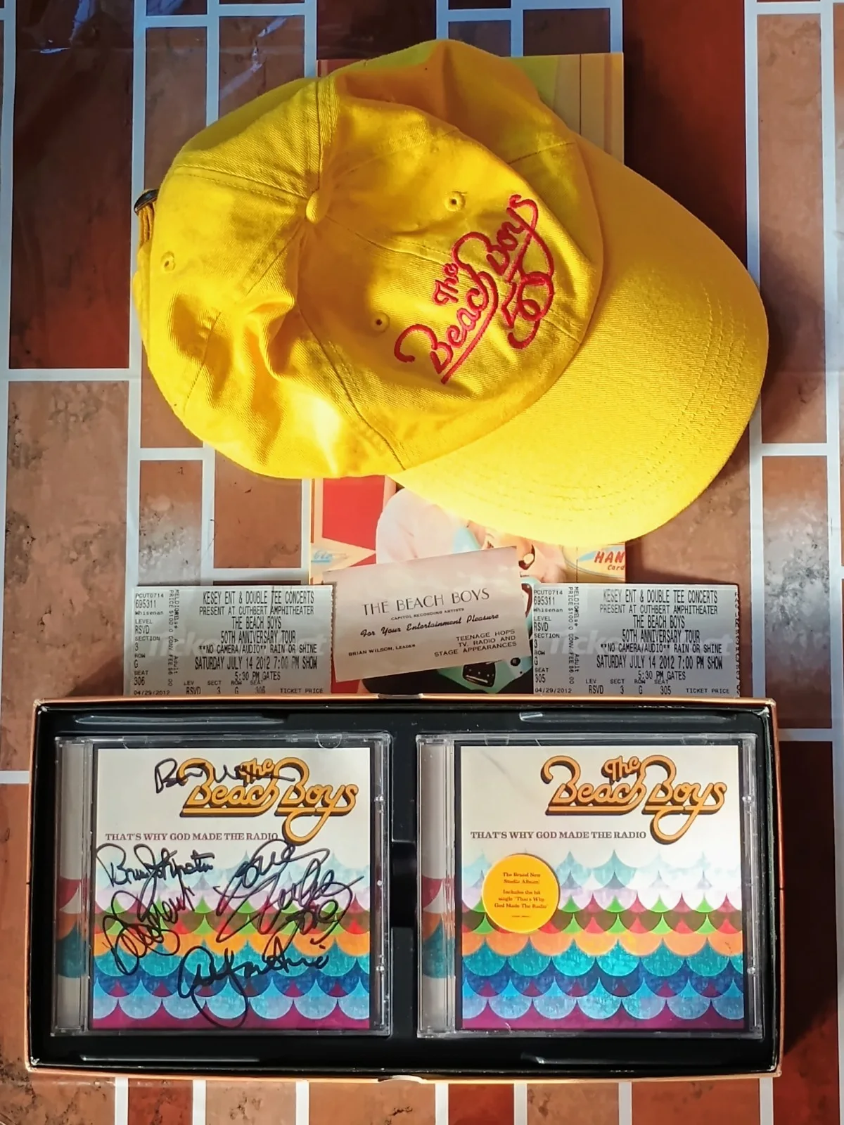 The Beach Boys Band Signed Cd X4 Boxed Set That's Why God Made The Radio 2012, изображение 5