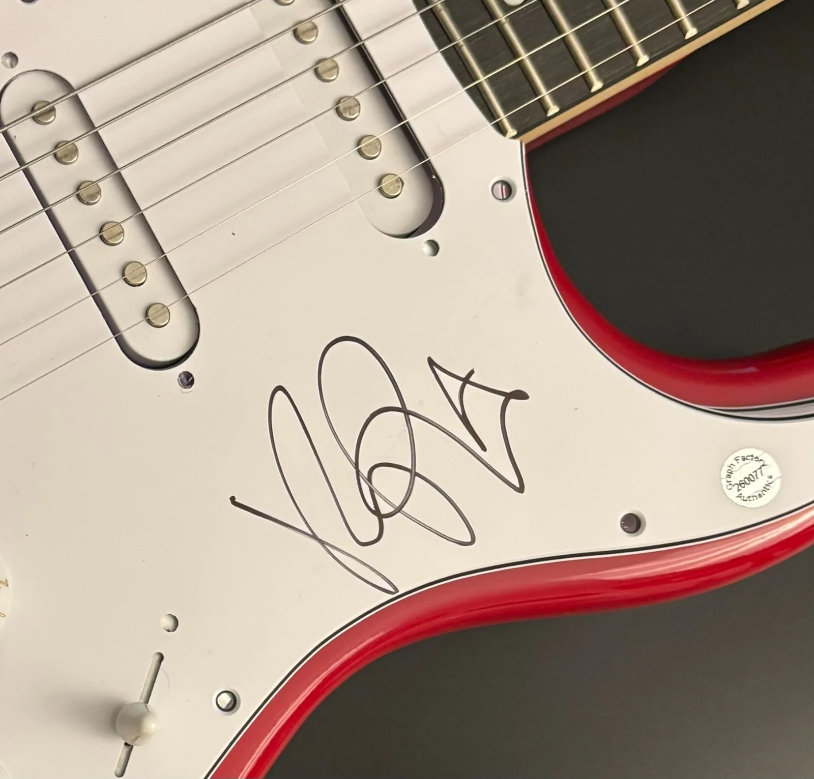 GFA Change the Locks 1950 Talia * KING PRINCESS * Signed Electric Guitar COA, изображение 3