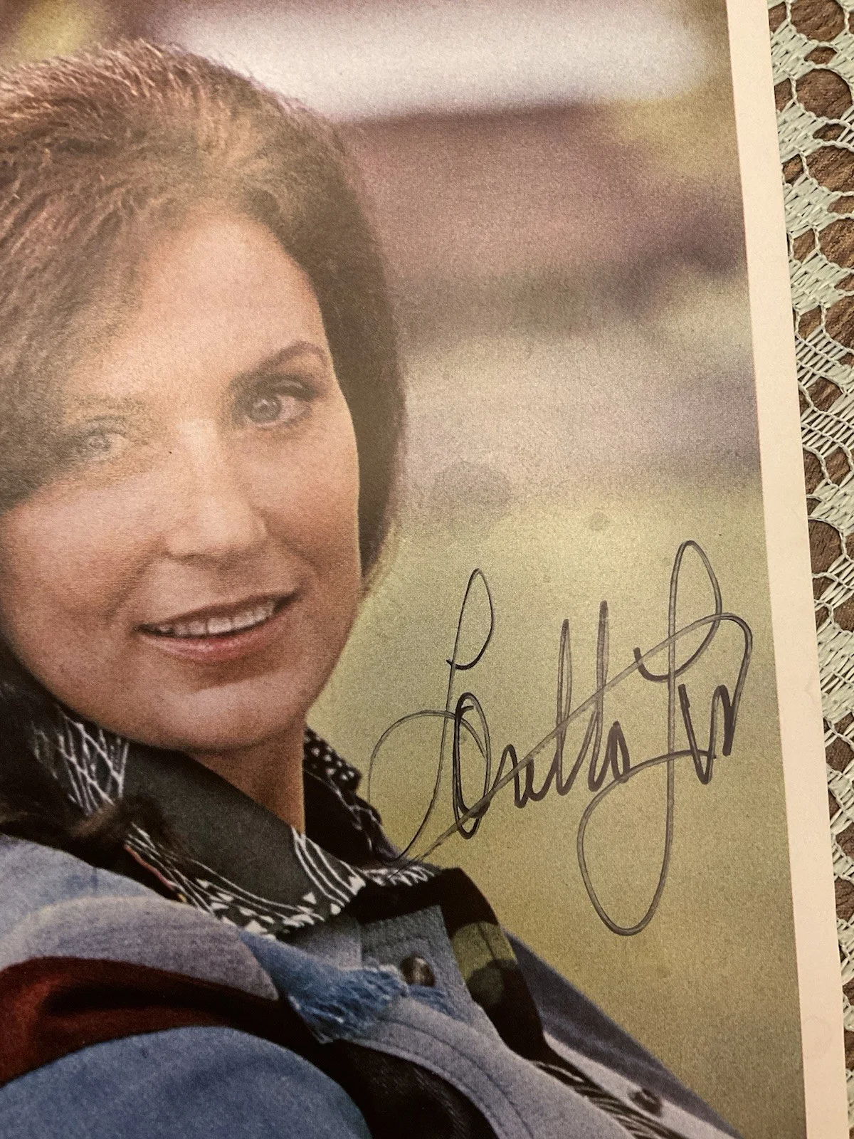 Real Autographed 8 x 10 photograph of Loretta Lynn rare hard to find MAKE OFFER, изображение 2