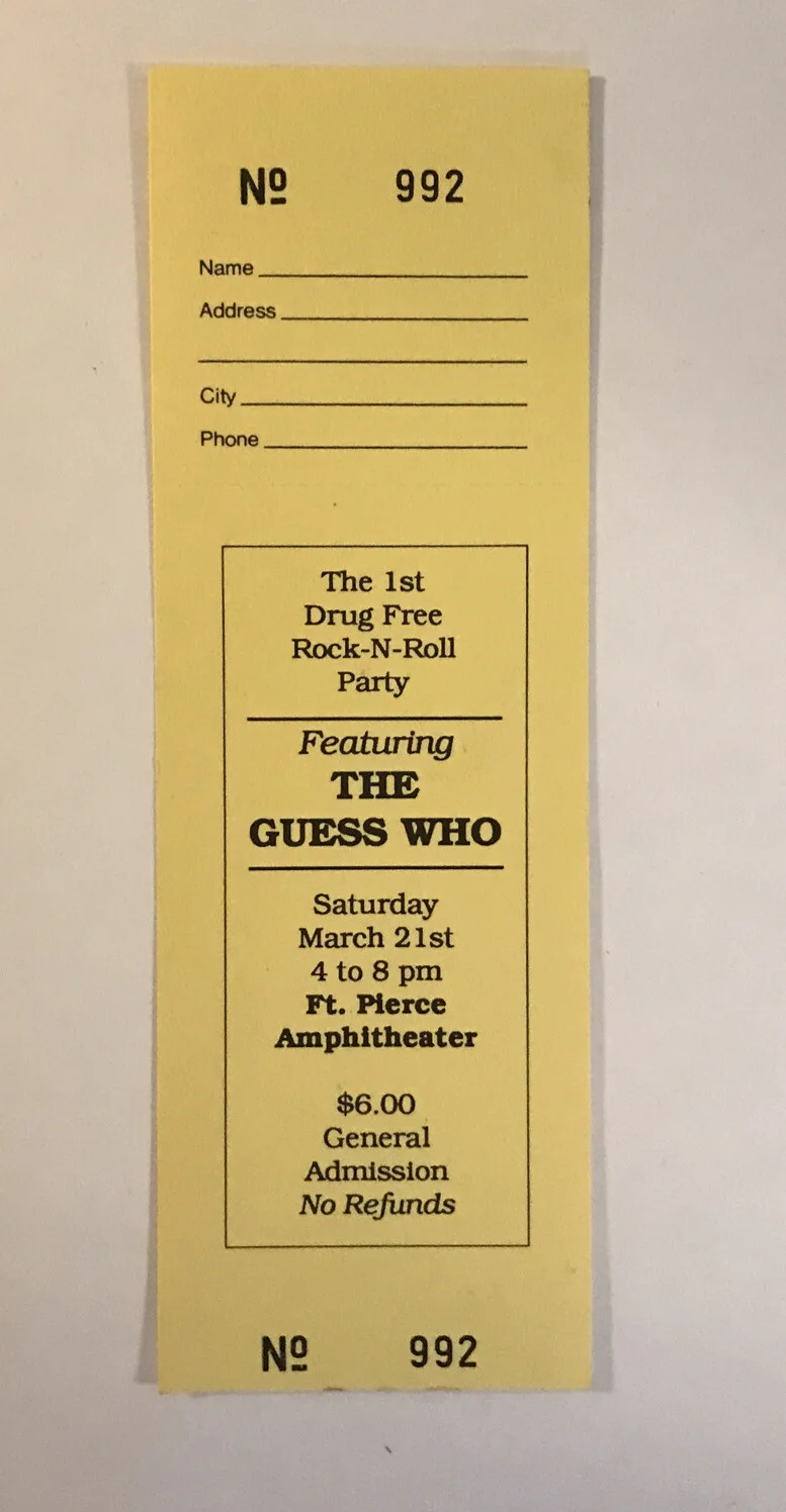 THE GUESS WHO BAND SIGNED 7x8 PHOTO WITH 7 UNUSED VINTAGE TICKETS 1992, изображение 3