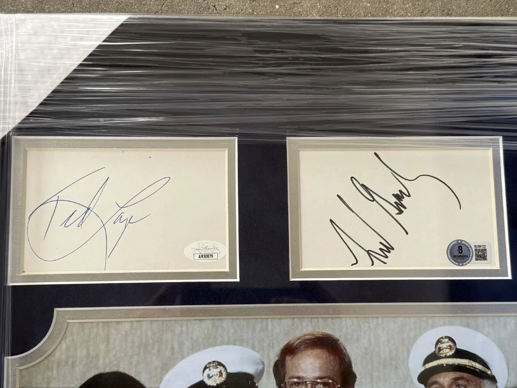 Gavin Macleod, Bernie Kopell, Ted Lange — Love Boat Signed Autographed Cast Cuts Gavin Macleod Bernie Kopell +4 Framed JSA, изображение 2