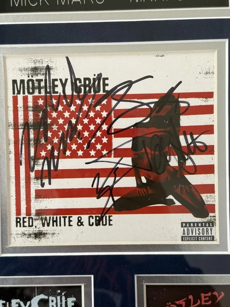 Motley Crue Signed CD Cover Vince Neil Tommy Lee Nikki Sixx Mick Mars Framed BAS, изображение 2