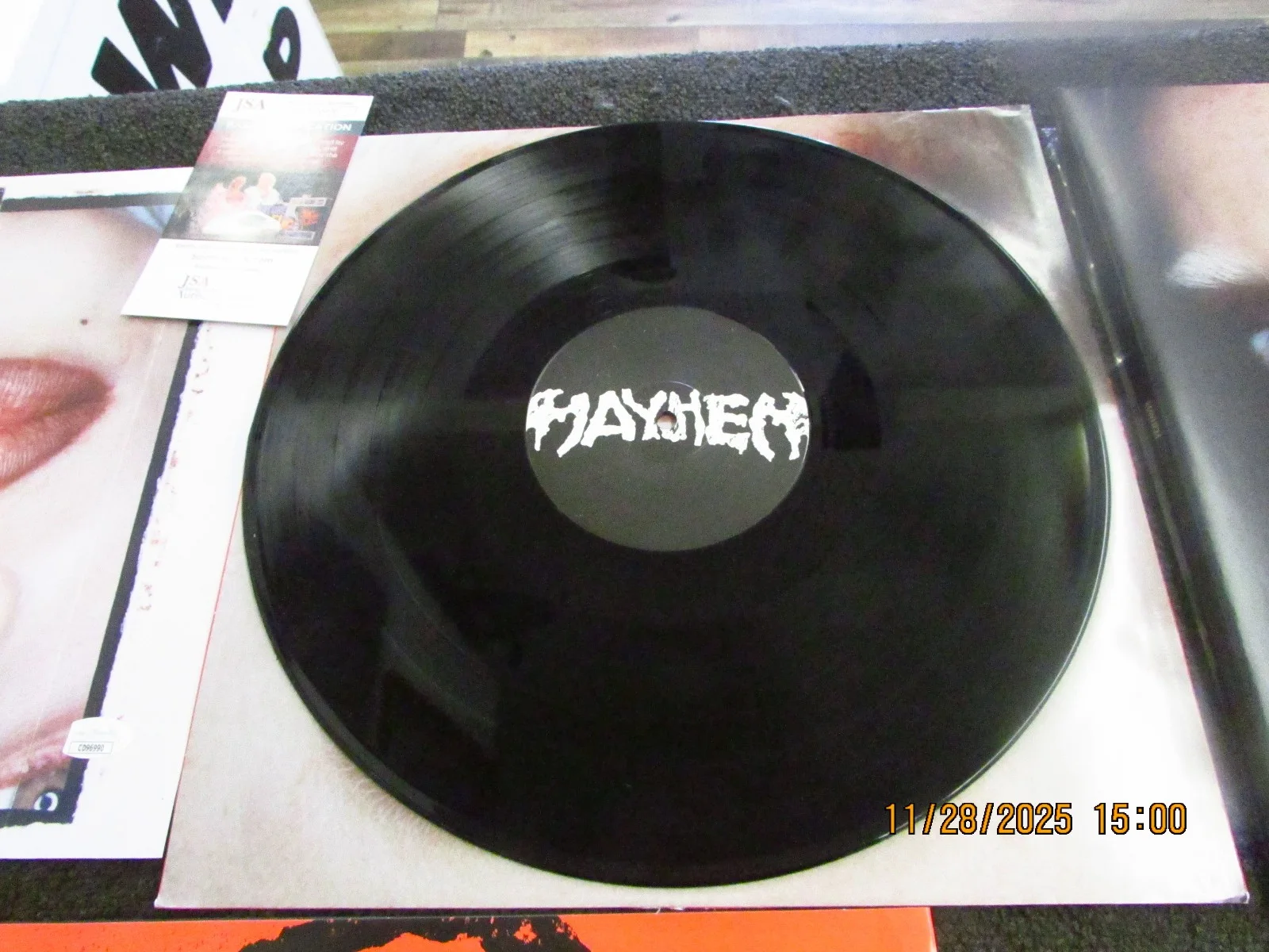 Lady Gaga — LADY GAGA SIGNED W/ HEART MAYHEM ALBUM PICTURE VINYL LP JSA DNA COA, изображение 4