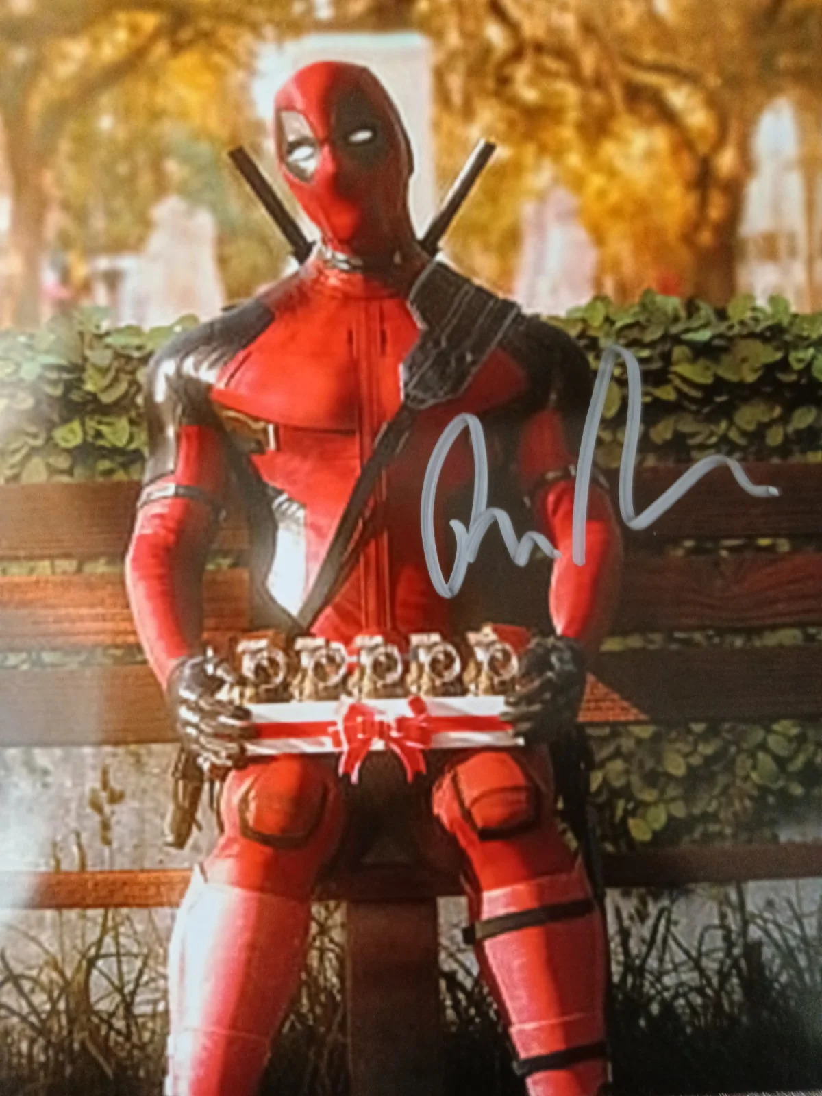 Ryan Reynolds — Deadpool Ryan Reynolds Signed 8x10 Photo COA With Matching Numbed Sticker, изображение 4