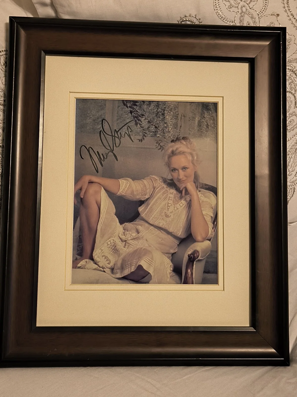 Meryl Streep — Meryl Streep Framed Signed Photo In Large, image 3