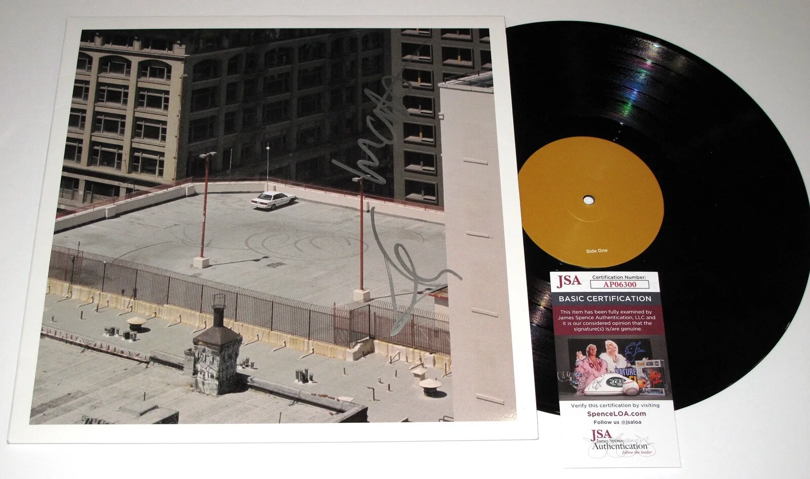 Alex Turner, Matt Helders - ARCTIC MONKEYS — ARCTIC MONKEYS signed "THE CAR" Vinyl Album EXACT PROOF Alex Turner Matt JSA COA, image 5
