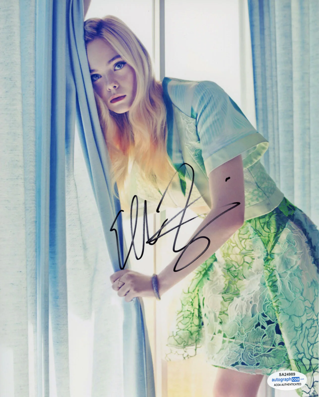 ELLE FANNING — Elle Fanning signed Autograph 8x10 Photo PROOF x SEXY Predator Badlands ACOA COA, изображение 3