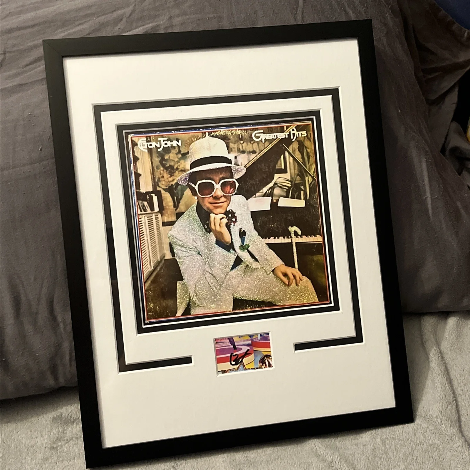 ELTON JOHN SIGNED AUTOGRAPH 11x14 PHOTO DISPLAY FRAMED PICTURE ACOA LOA CUT HOF, image 2