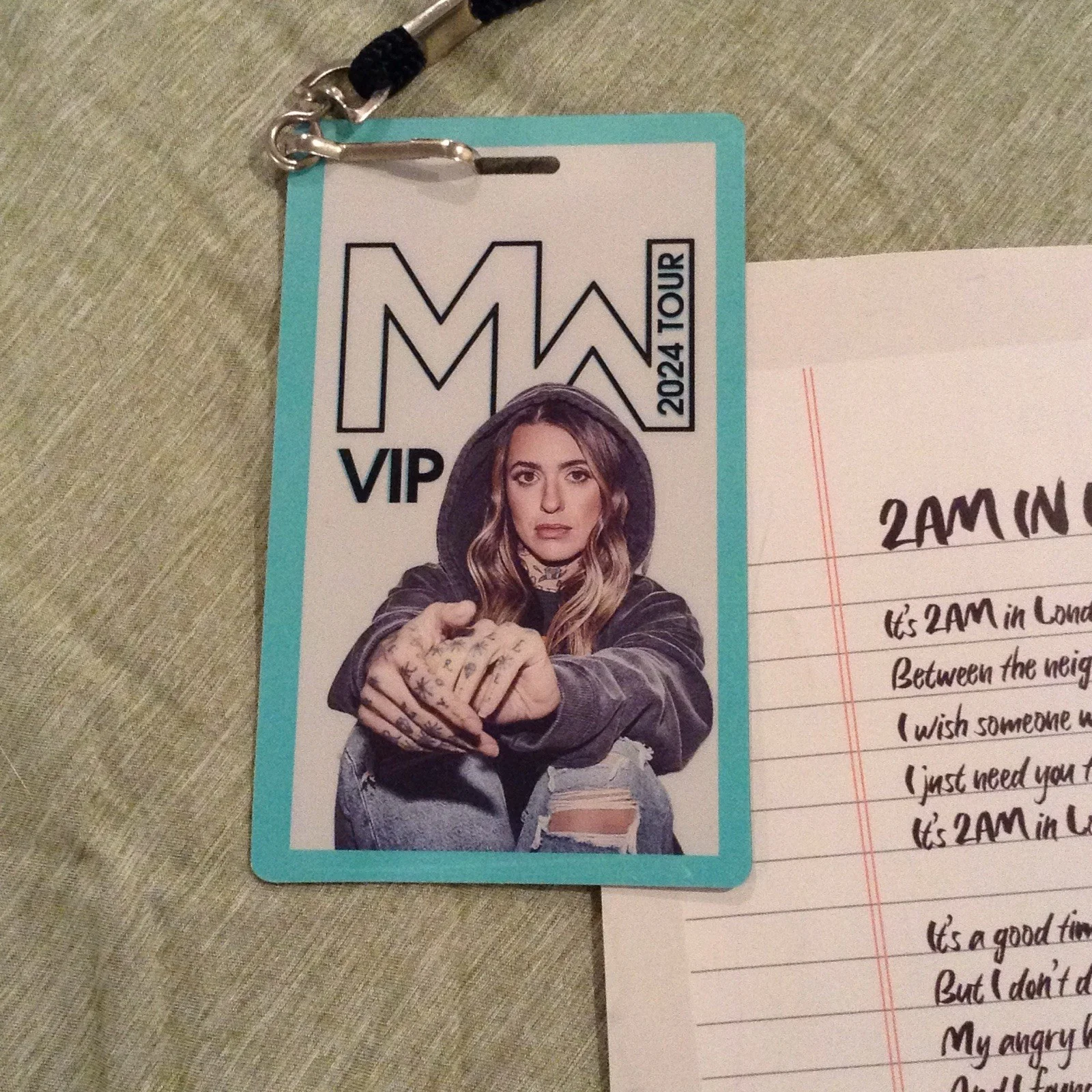 Morgan Wade 2am In London 8x10 Autographed Lyric Sheet VIP Lanyard 2024 Tour, изображение 4