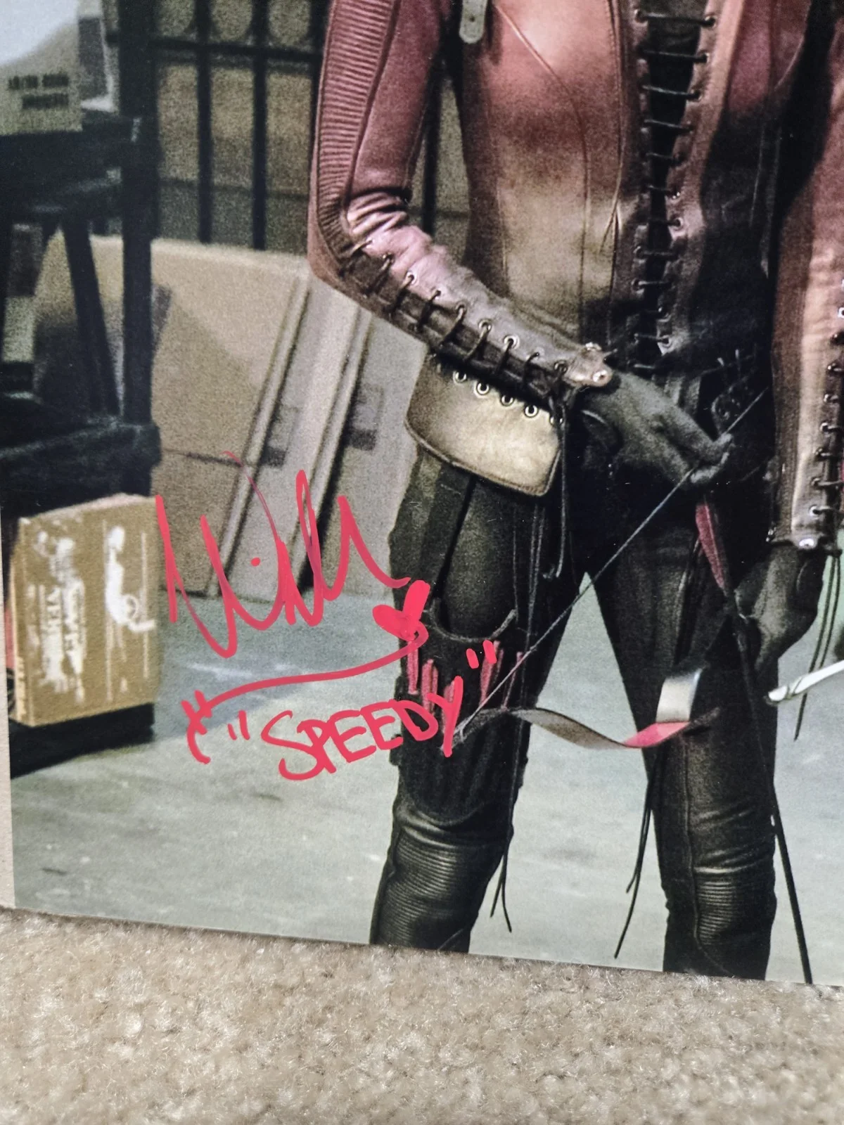 Willa Holland — Stephen Amell & Willa Holland DUAL SIGNED 11x14 Photo #4! JSA COA! Arrow! Speedy, image 3
