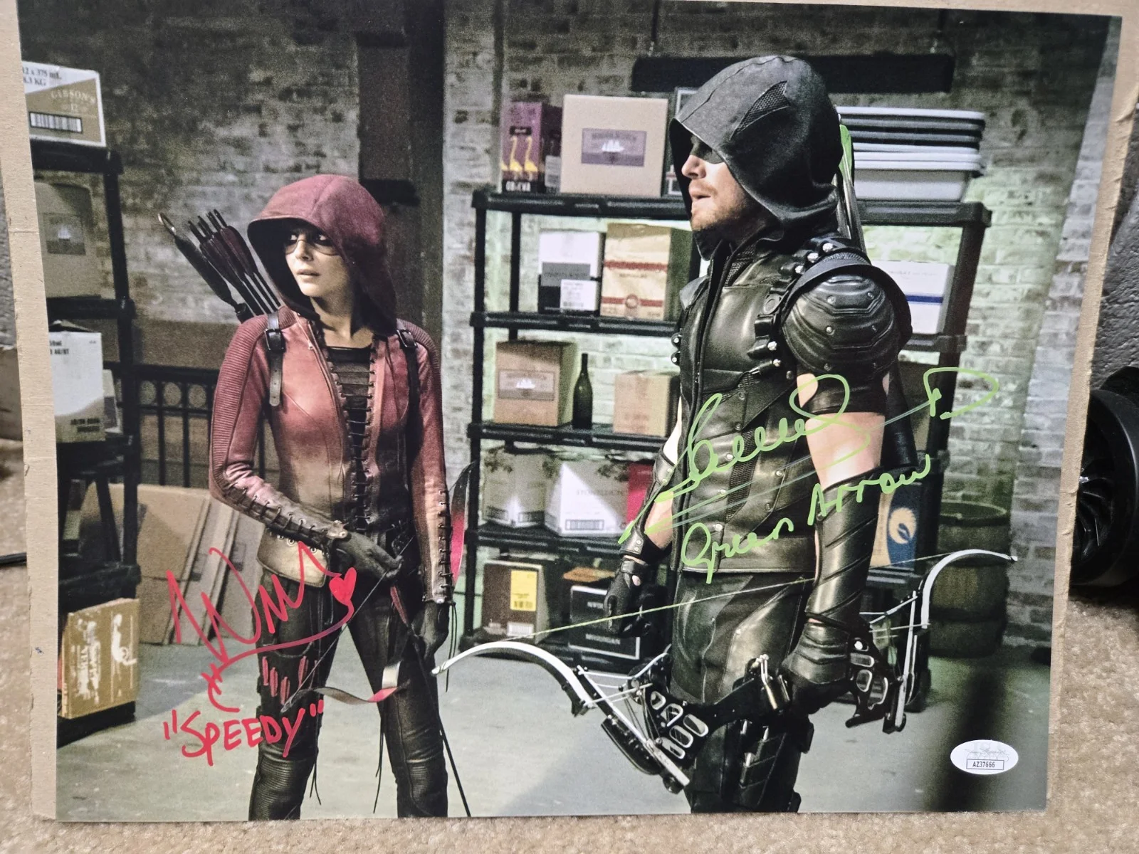Willa Holland — Stephen Amell & Willa Holland DUAL SIGNED 11x14 Photo! JSA COA! Arrow! Speedy!