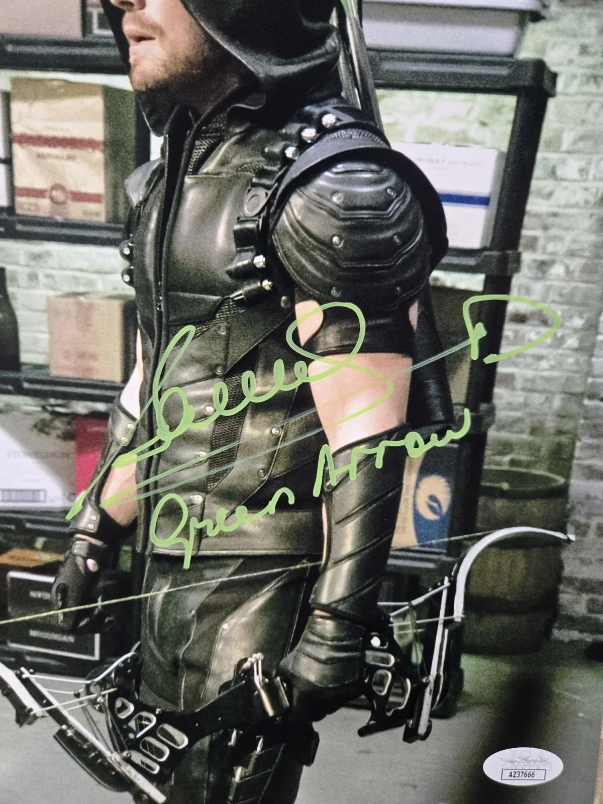 Willa Holland — Stephen Amell & Willa Holland DUAL SIGNED 11x14 Photo! JSA COA! Arrow! Speedy!, image 2