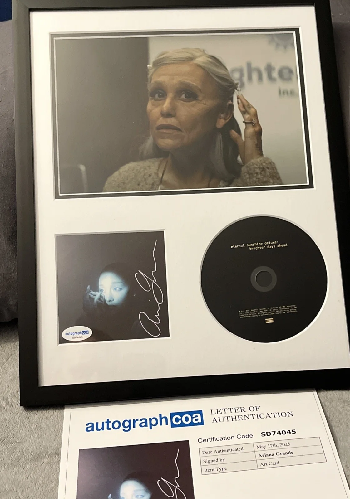 Ariana Grande — Ariana Grande Autographed Signed 11x14 Framed CD Photo Brighter Days Ahead ACOA, изображение 4