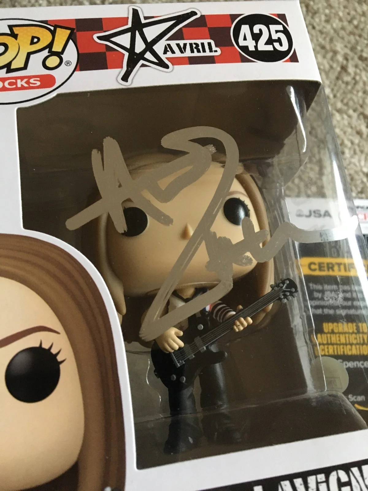 Avril Lavigne Signed Funko Pop 425 JSA COA RARE AUTOGRAPH ! No Vinyl CD, image 2