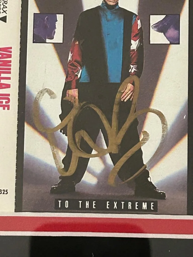 VANILLA ICE — VANILLA ICE TO THE EXTREME CASSETTE TAPE RARE SIGNED 21x11 CUSTOM FRAME JSA COA, изображение 4
