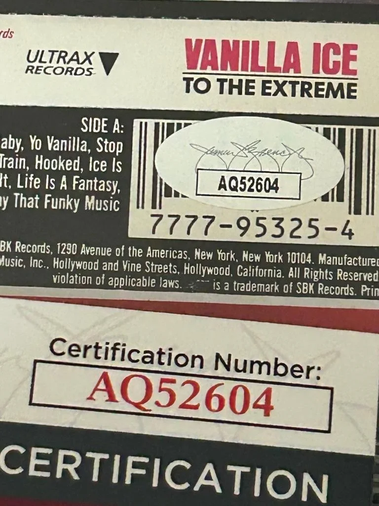 VANILLA ICE — VANILLA ICE TO THE EXTREME CASSETTE TAPE RARE SIGNED 21x11 CUSTOM FRAME JSA COA, изображение 5