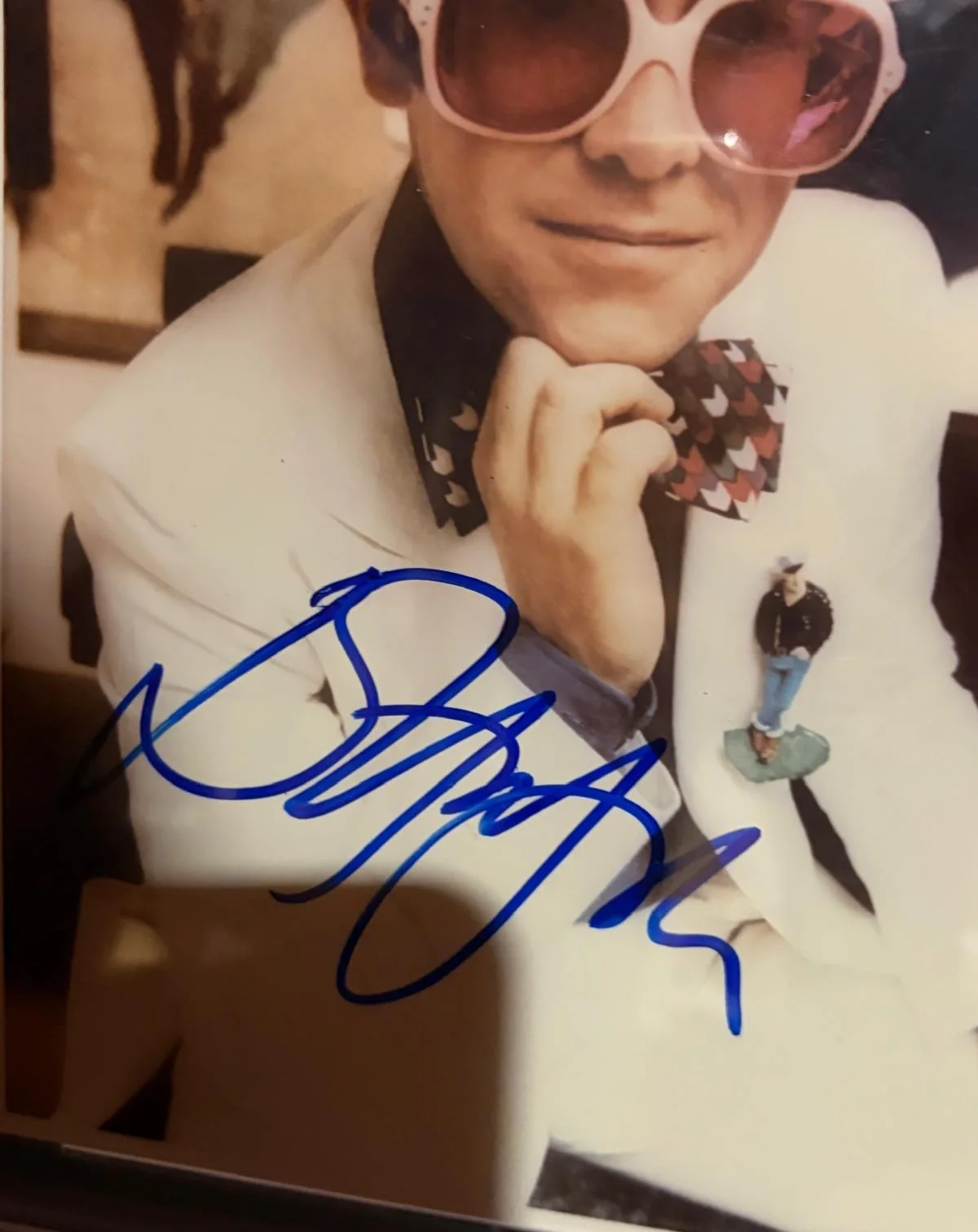 Elton John — ELTON JOHN SIGNED AUTOGRAPH 8X10 PHOTO ENCAPSULATED HONKY CHATEAU ROCKET MAN PSA, изображение 2