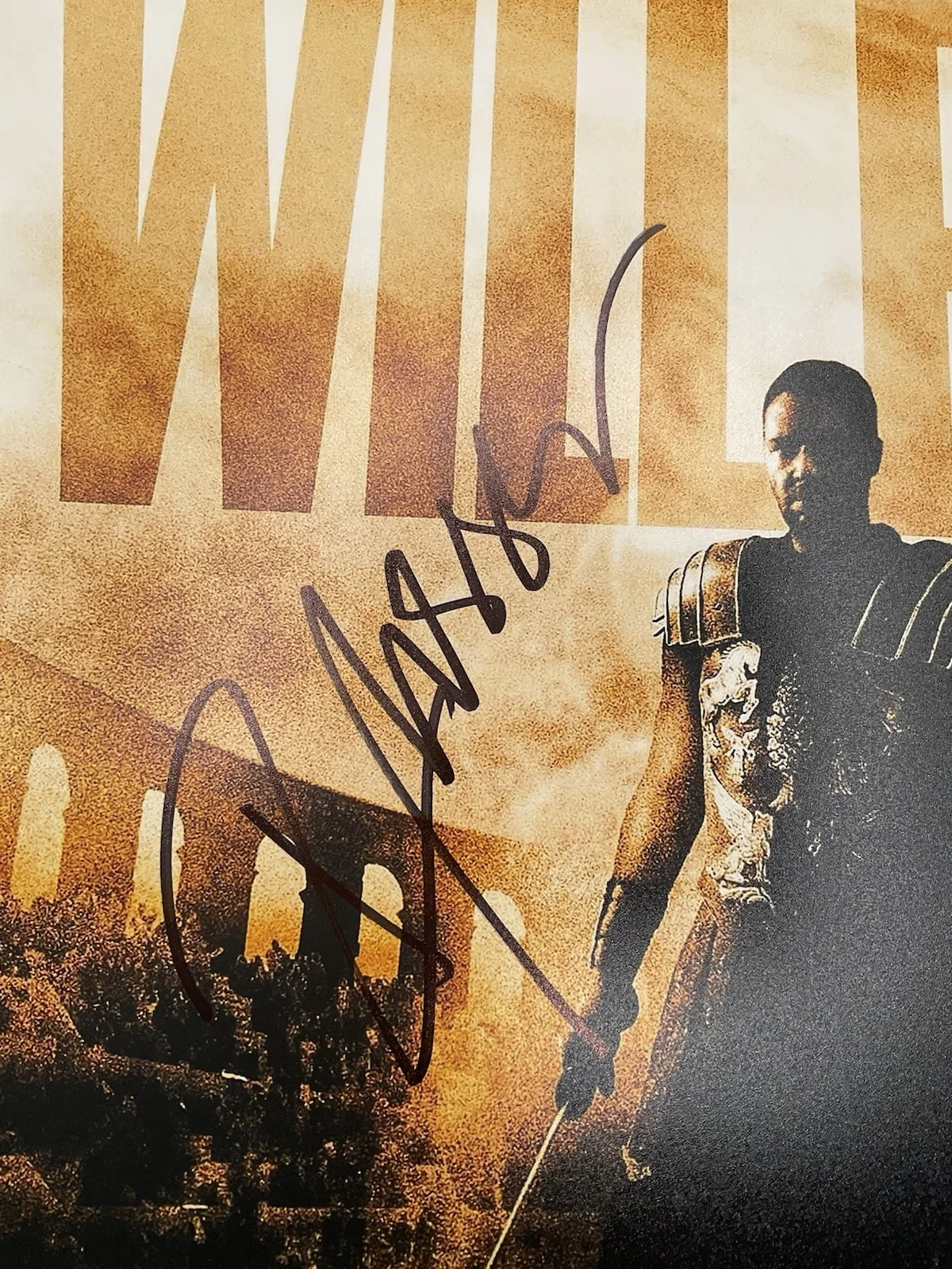 Russell Crowe — Russell Crowe signed photo Gladiator signed 12x18 BAS Maximus Russell Crowe auto, изображение 2