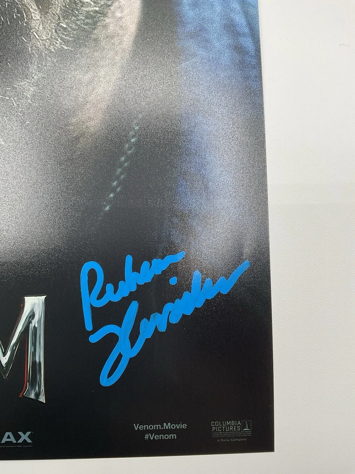 Ruben Fleischer — Ruben Fleischer signed photo Venom signed 12x18 BAS Marvel signed 12x18 Director, image 2