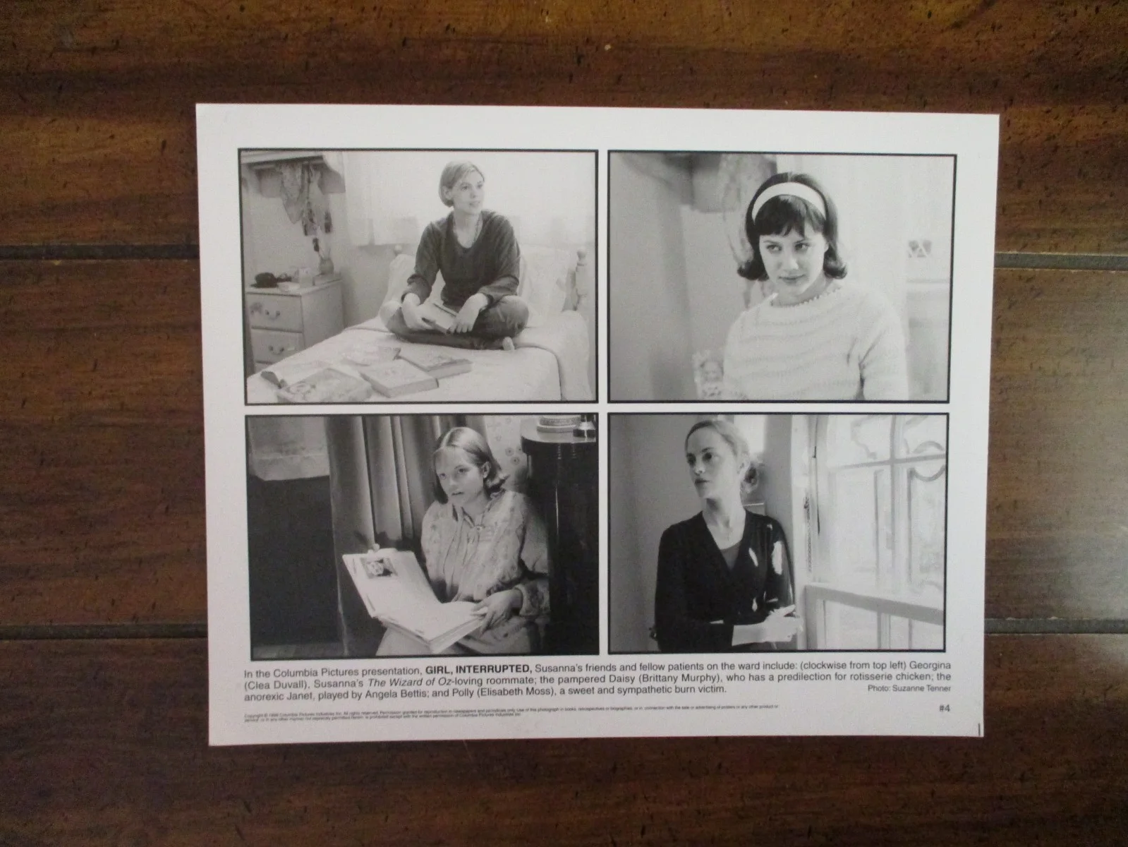 Clea Duvall/Angela Bettis/Elisabeth Moss(GIRL, INTERRUPTED)1999 10 x 8 B&W Photo, изображение 2