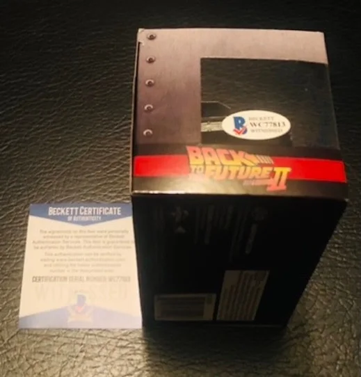 Christopher Lloyd — Christopher Lloyd Doc Back To The Future Signed Time Machine 132 Scale Beckett A, image 2