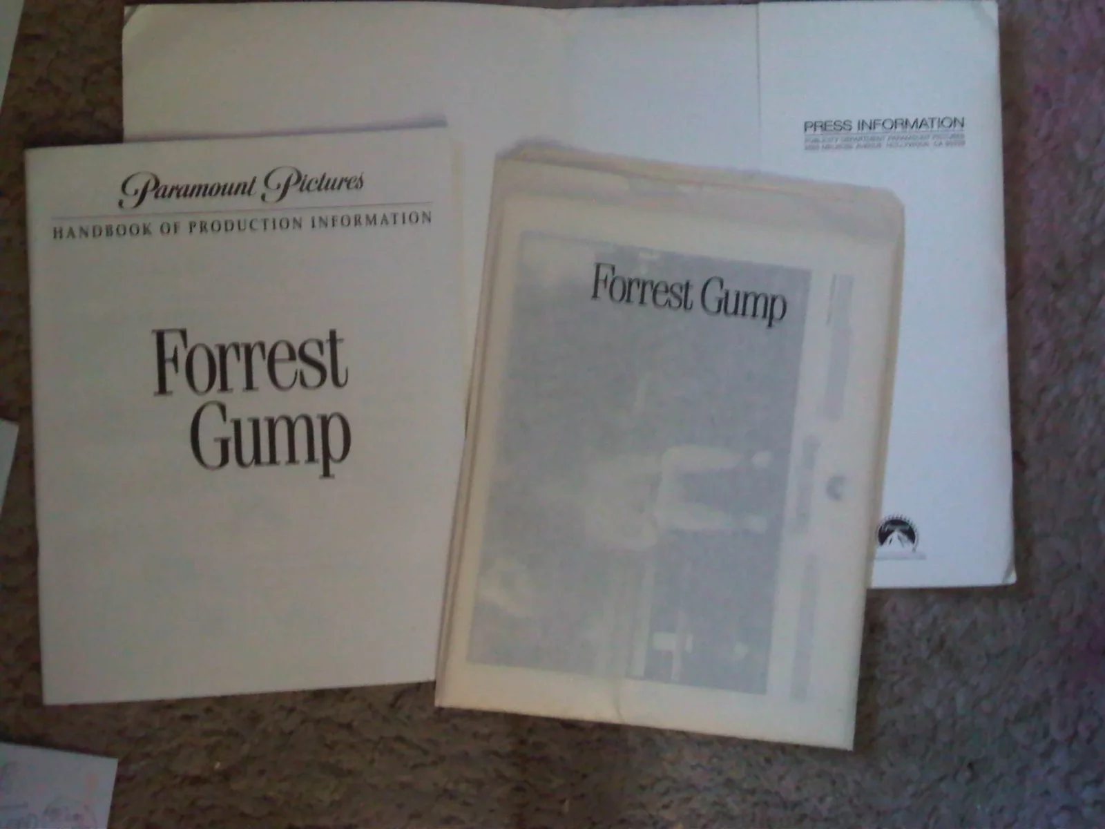 FORREST GUMP (1994) TOM HANKS Cinema Press Kit Information Pack FOREST GUMP, image 2