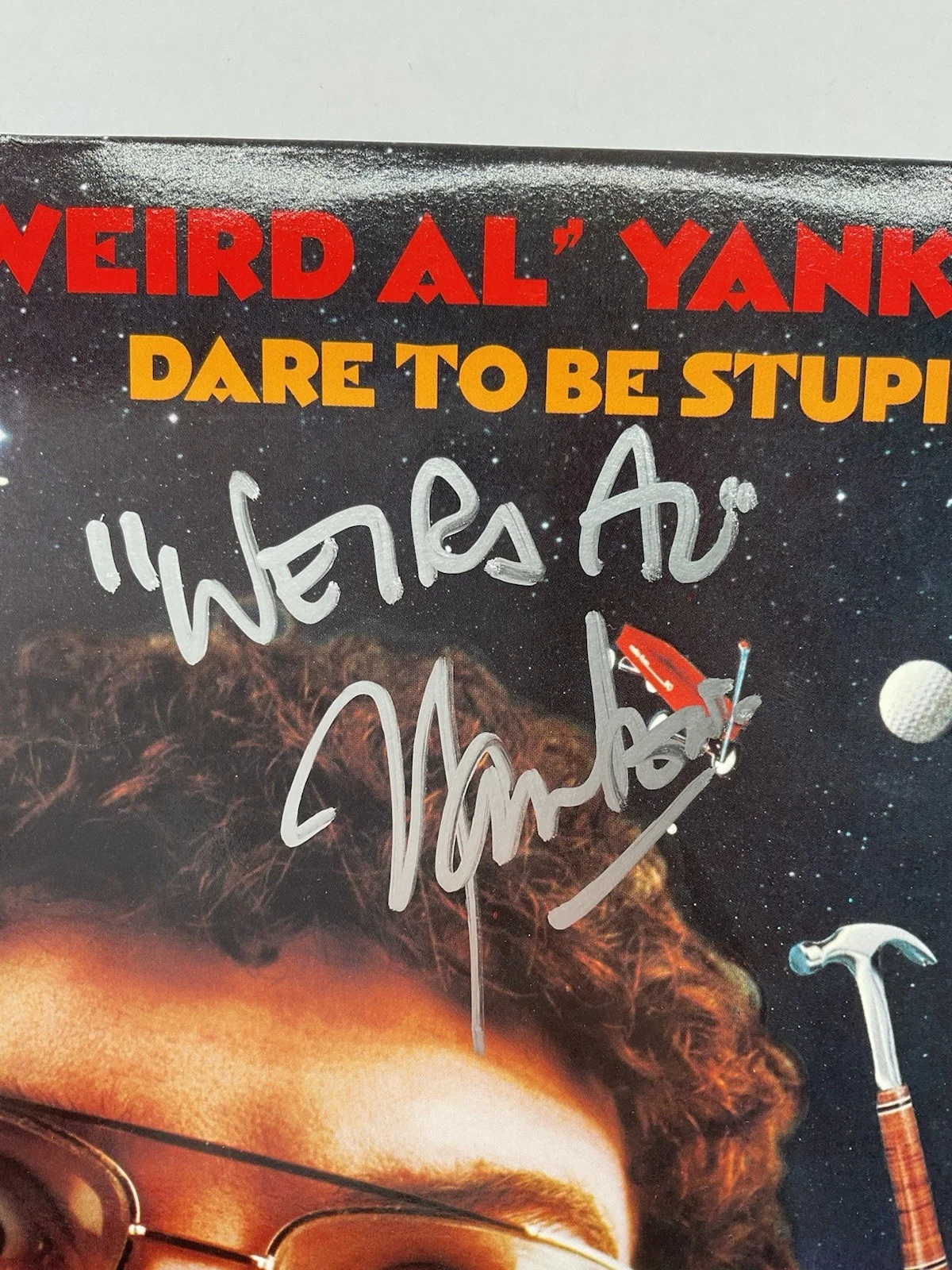 Weird Al — Weird Al Signed Vinyl Dare to be Stupid signed Album Weird Al Yankovic auto BAS, изображение 2