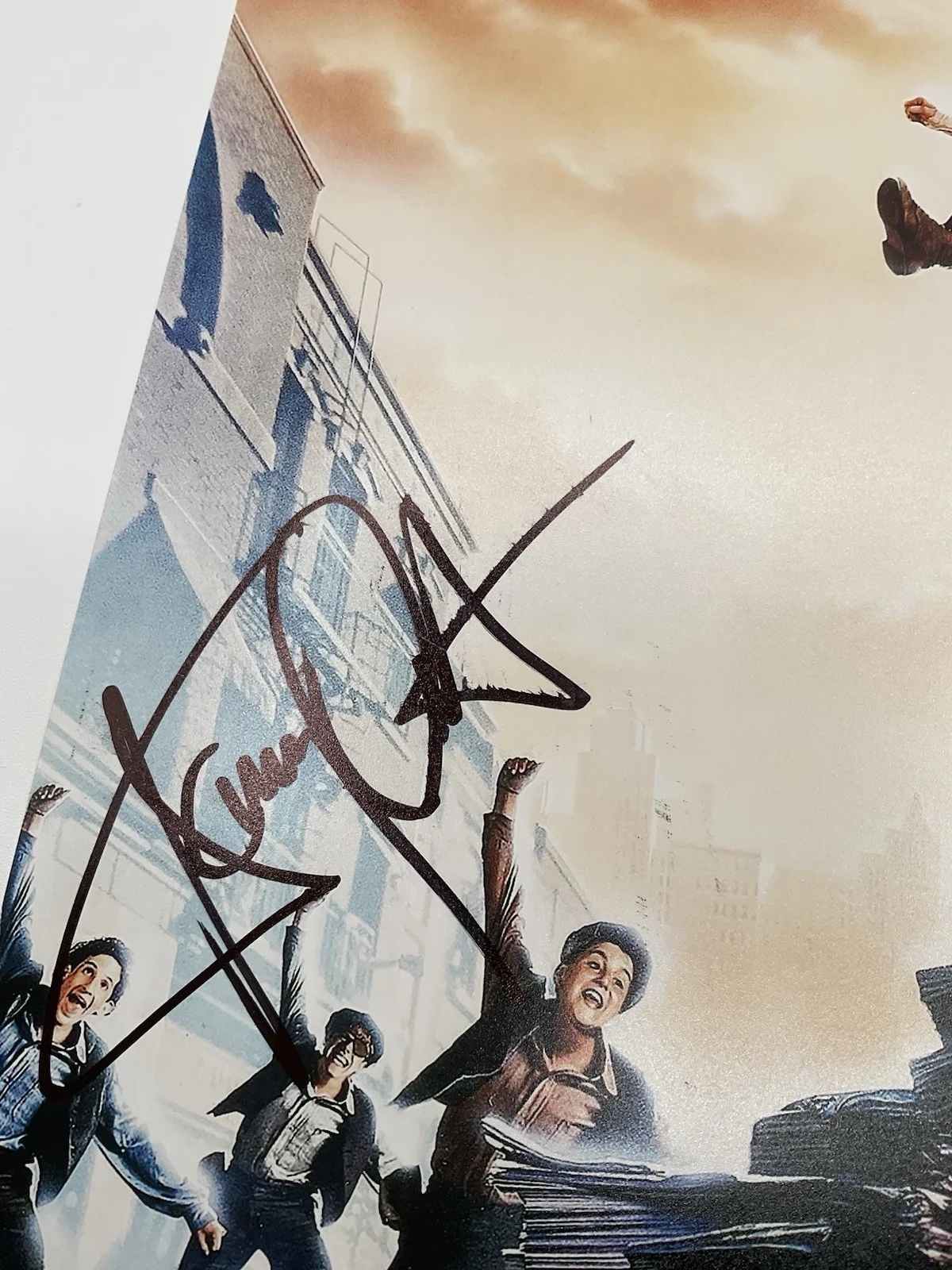 Kenny Ortega — Kenny Ortega signed 12x18 BAS Newsies signed 12x18 Disney signed photo autograph, изображение 2