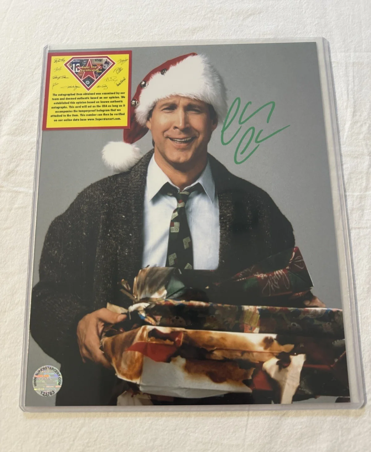 Chevy Chase — Chevy Chase "Christmas Vacation" Signed Autographed 10x8 Movie Photo with COA, изображение 4