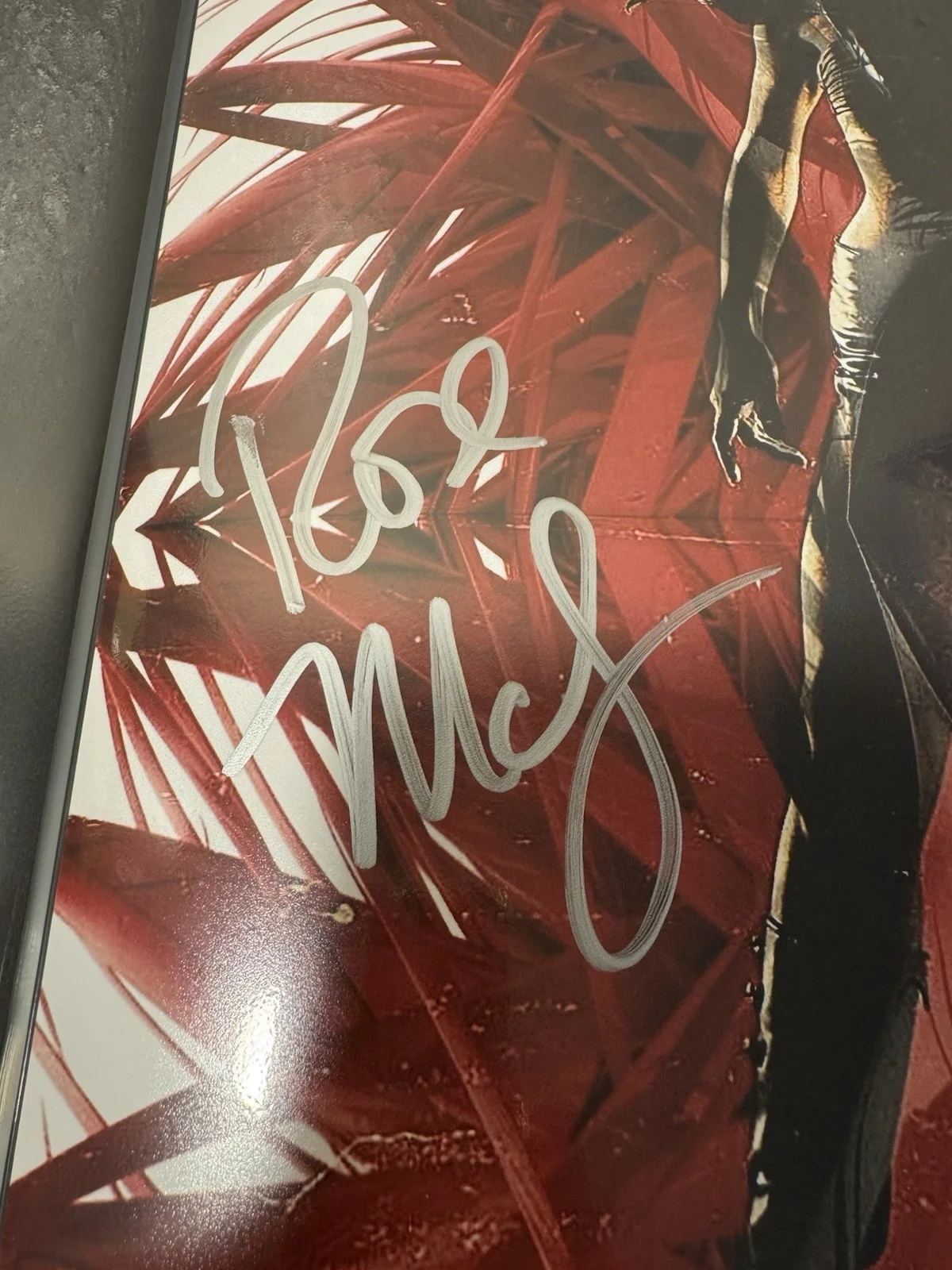 Rose McGowan SIGNED Planet Terror 11x14 Beckett COA, image 2