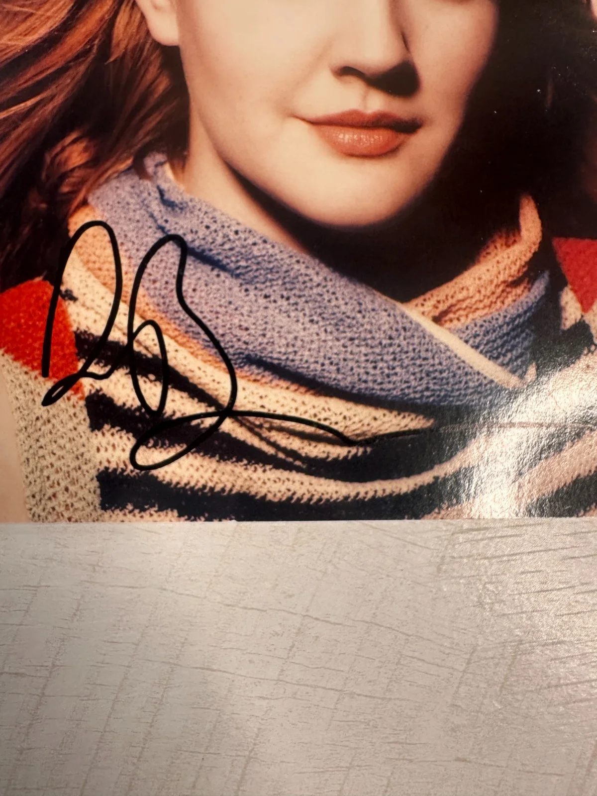 Drew Barrymore Signed Photo Striped Sweater Scarf Early Career Autograph, изображение 2