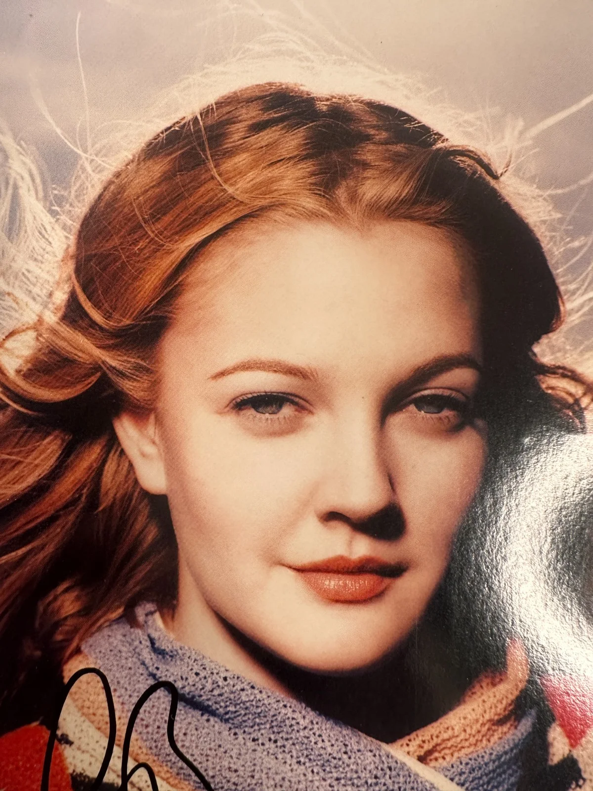 Drew Barrymore Signed Photo Striped Sweater Scarf Early Career Autograph, изображение 3