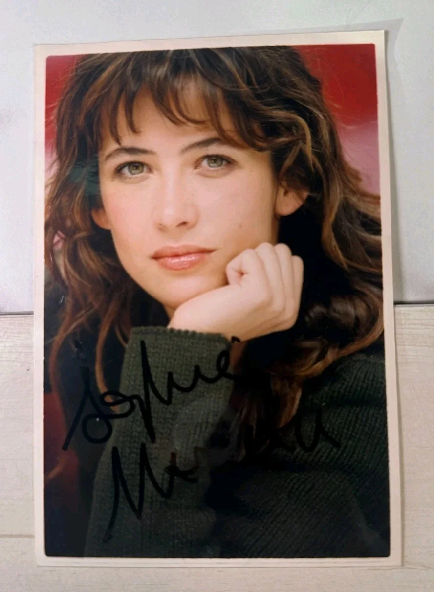 Sophie Marceau Signed Color Photo w/ French Inscription Authentic Autograph VTG, изображение 2