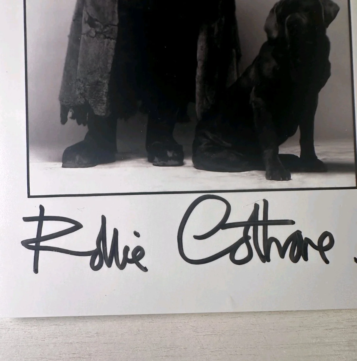 Robbie Coltrane Signed 8x10 B&W Photo as Hagrid w/ Fang Harry Potter Autograph, изображение 3