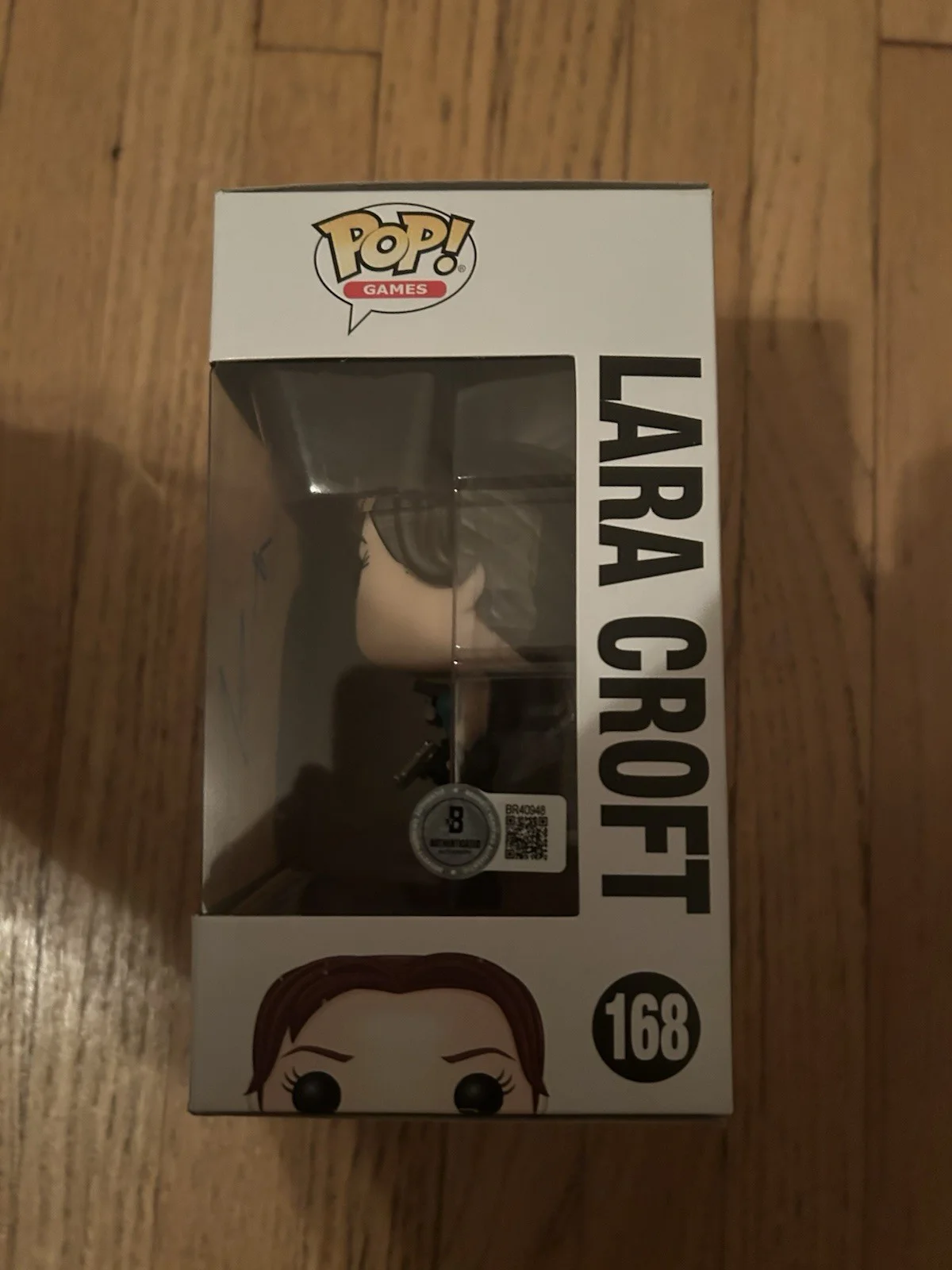 Angelina Jolie Signed Autographed Lara Croft Funko Pop #169 RARE BAS BECKETT COA, изображение 2