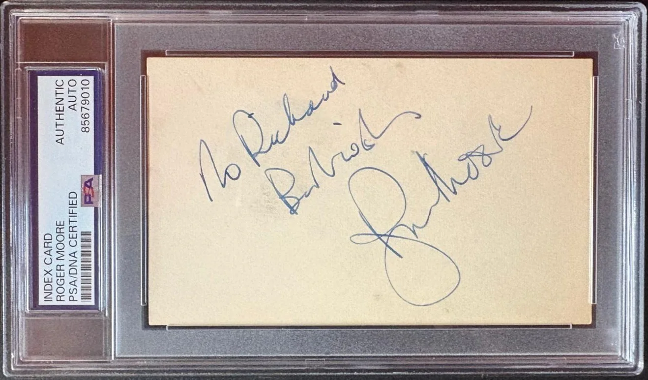 Roger Moore — ROGER MOORE SIGNED INDEX CARD PSA ENCAPSULATED JAMES BOND LIVE AND LET DIE