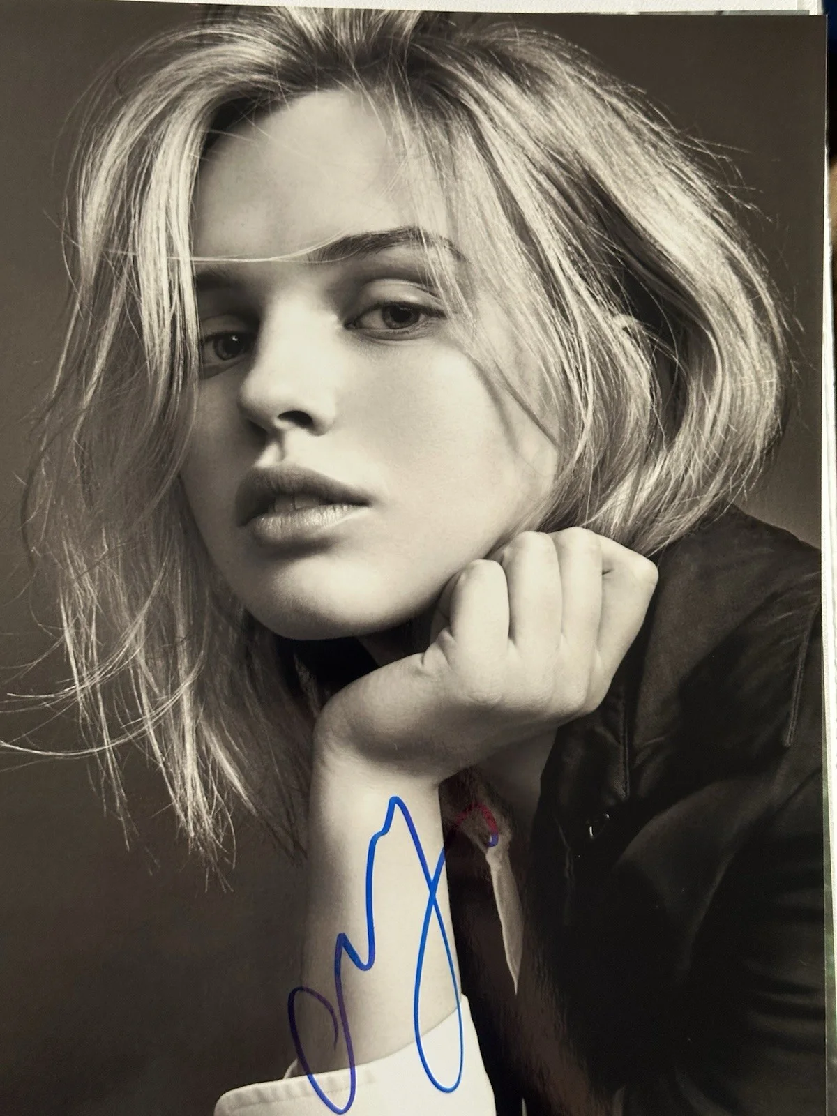 Odessa Young — Odessa Young signed 8x10 Photo In Person. Springsteen