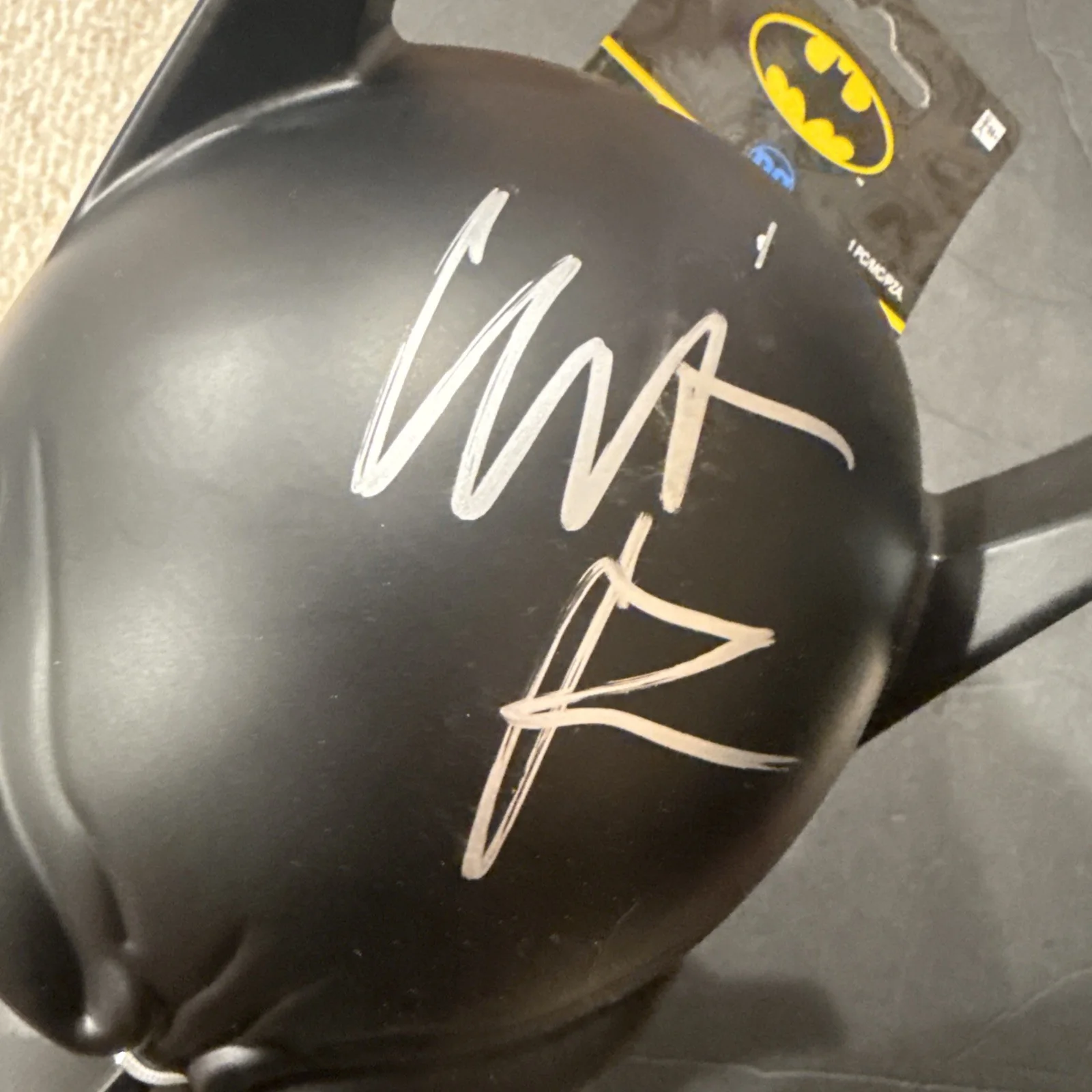 Christian Bale Signed Batman Dark Knight Movie DC Mask Beckett BAS K, изображение 2