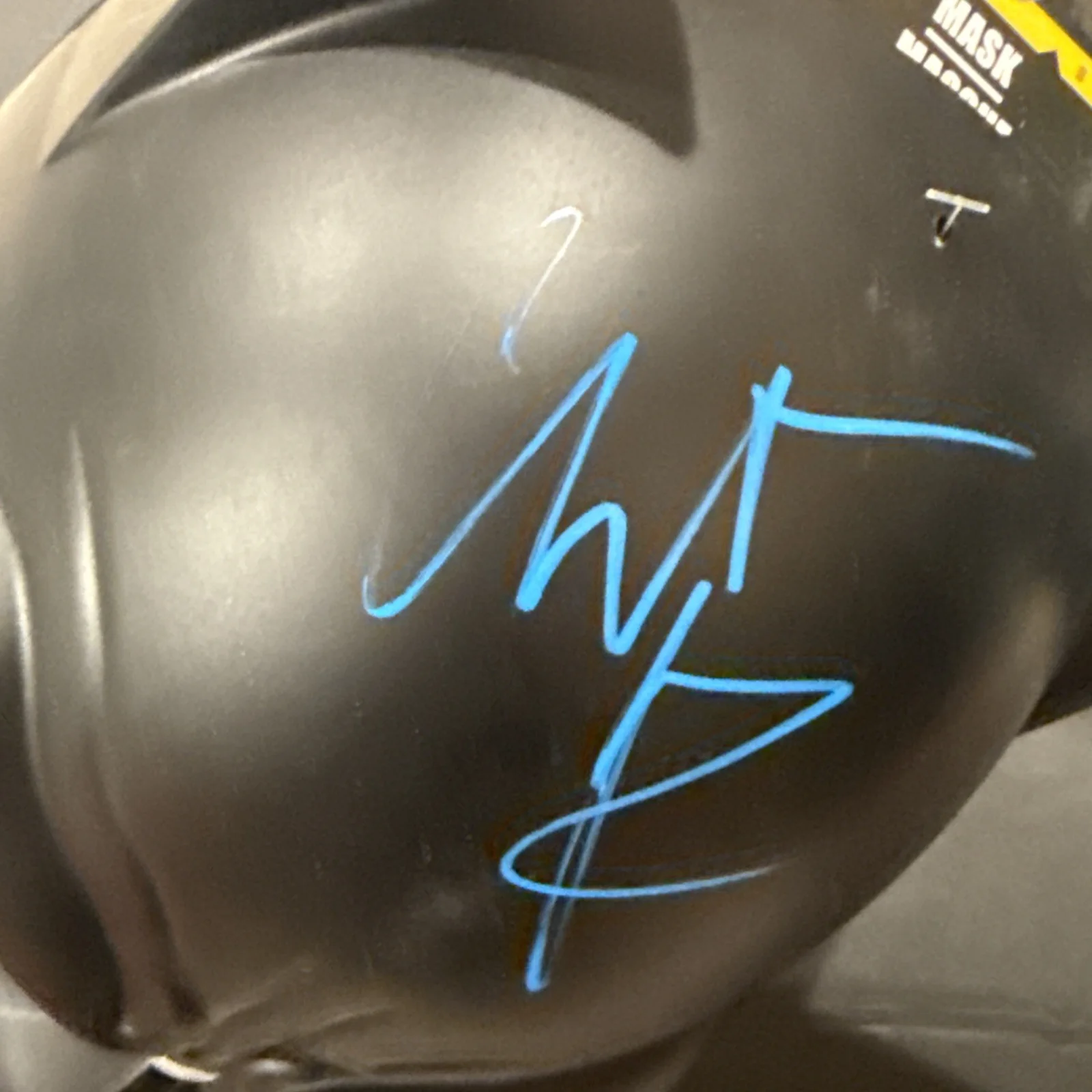 Christian Bale Signed Batman Dark Knight Movie DC Mask Beckett BAS F, изображение 2