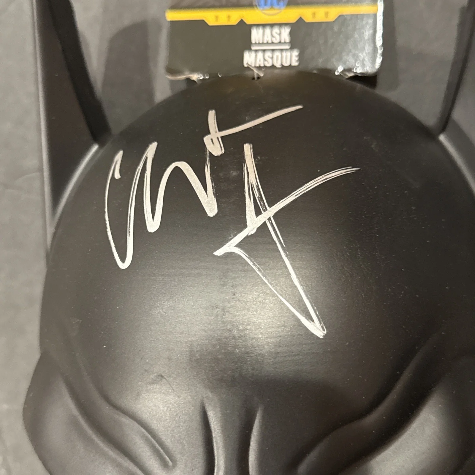 Christian Bale Signed Batman Dark Knight Movie DC Mask Beckett BAS D, изображение 2