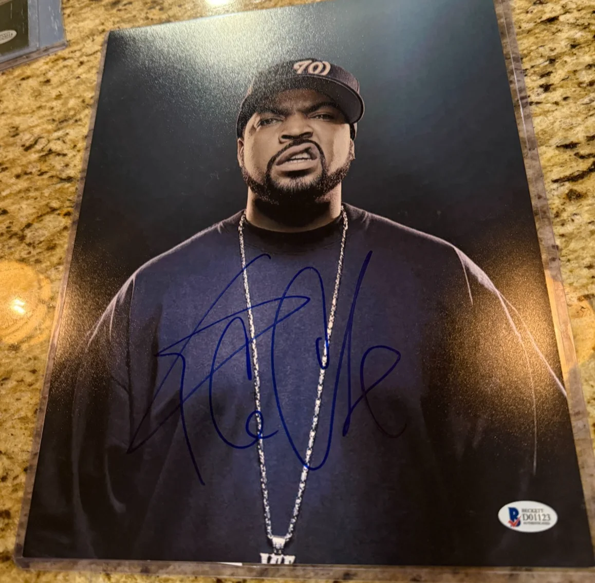 ICE CUBE — ICE CUBE SIGNED RAPPER NWA 11x14 PHOTO AUTHENTIC AUTOGRAPH WITH EXACT PROOF