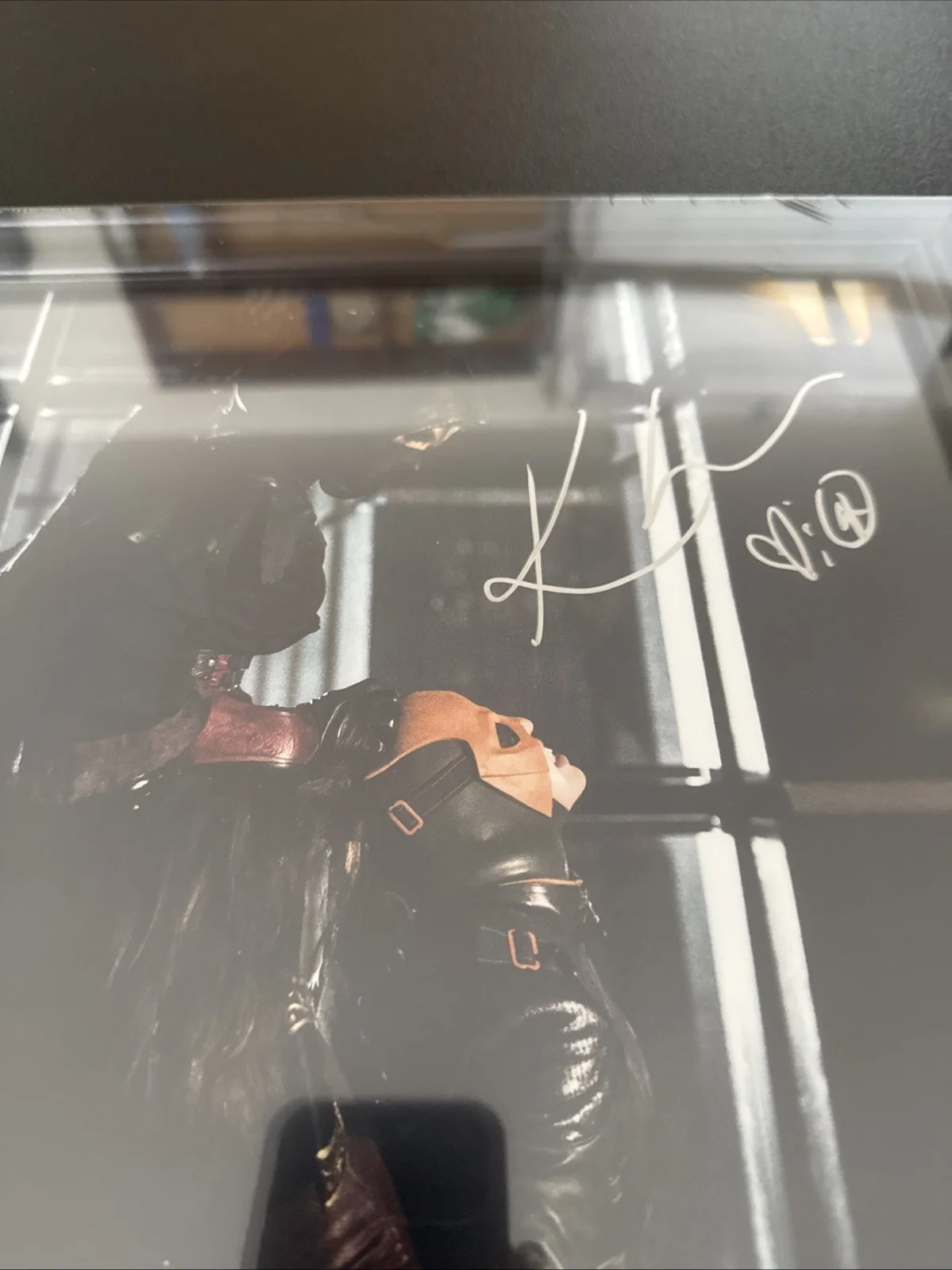 Katrina Law (Arrow) 11x14 Autographed Photo - ACOA SA78078, изображение 2
