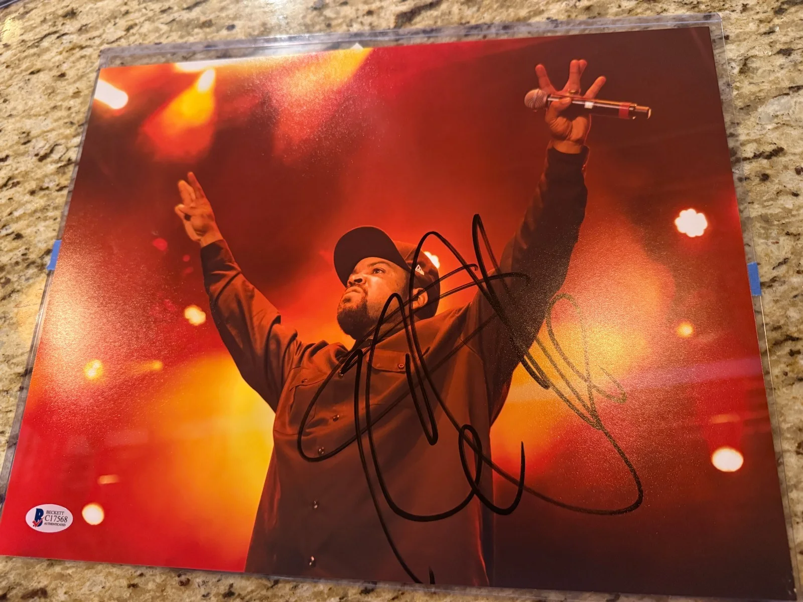 ICE CUBE — ICE CUBE SIGNED RAPPER NWA 11x14 PHOTO AUTHENTIC AUTOGRAPH WITH EXACT PROOF